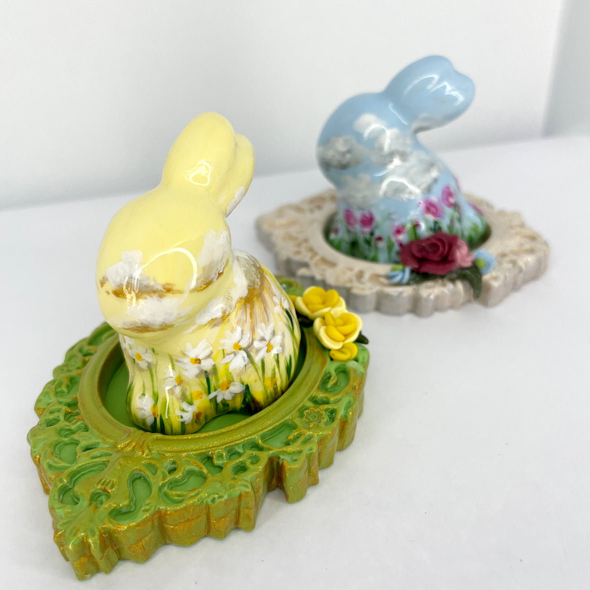 Easter bunny - lemon yellow & white daisies