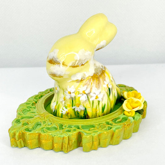 Easter bunny - lemon yellow & white daisies